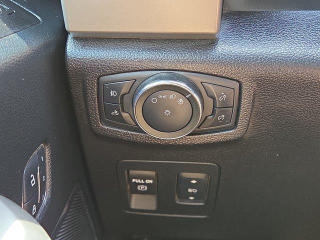 2018 Ford F-150 LARIAT 4WD SuperCrew 5.5' Box