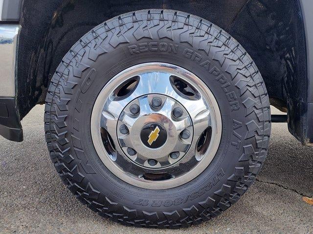 2024 Chevrolet Silverado 3500 HD CC 4WD Crew Cab 177" WB, 60" CA LT