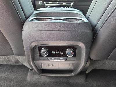 2025 Chevrolet Traverse LT w/2LT
