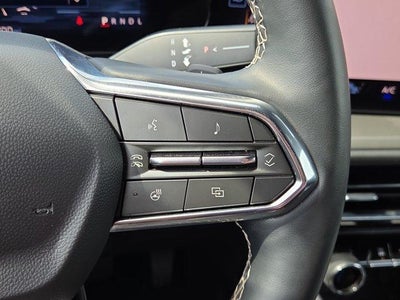 2025 Chevrolet Traverse LT w/2LT