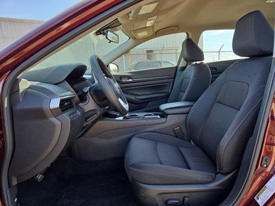 2024 Nissan Altima 2.5 SV Sedan