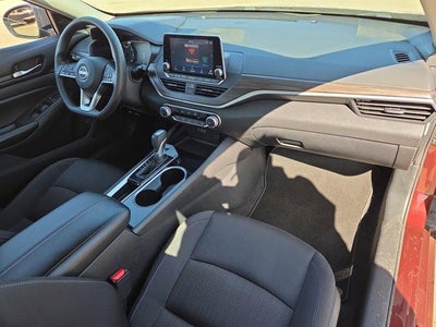 2024 Nissan Altima 2.5 SV Sedan