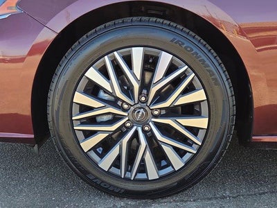 2024 Nissan Altima 2.5 SV Sedan