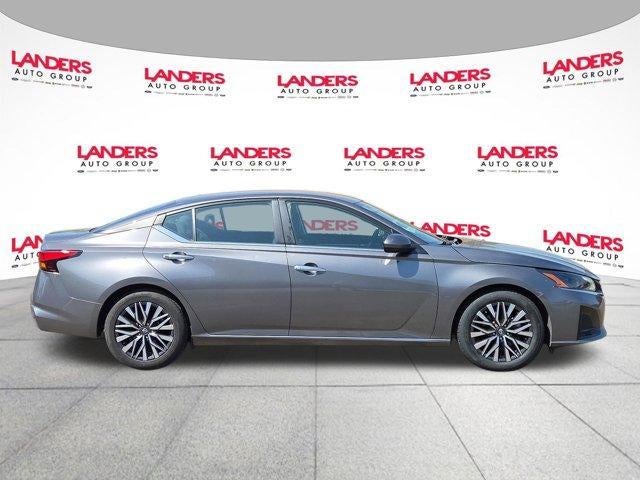 2023 Nissan Altima 2.5 SV Sedan