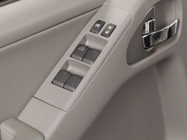 2011 Nissan Frontier 2WD Crew Cab SWB Auto SV