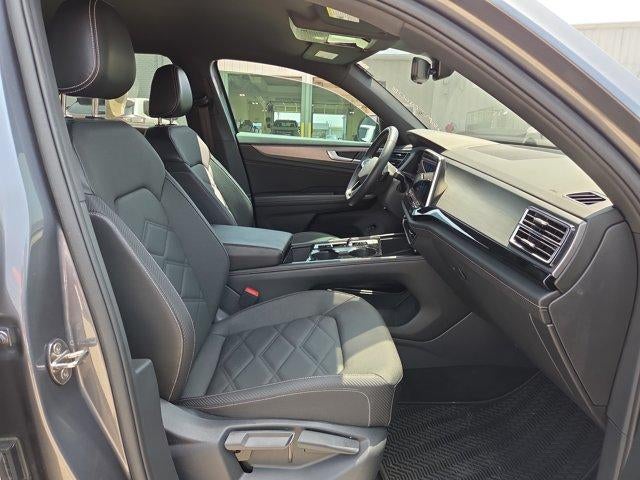 2024 Volkswagen Atlas Cross Sport 2.0T SE w/Technology FWD