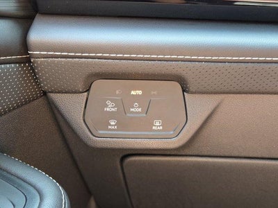 2024 Volkswagen Atlas Cross Sport 2.0T SE w/Technology FWD