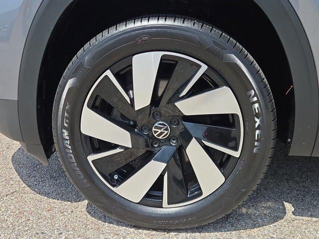 2024 Volkswagen Atlas Cross Sport 2.0T SE w/Technology FWD