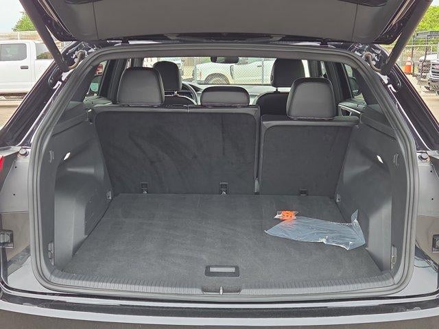 2024 Volkswagen Atlas Cross Sport 2.0T SE w/Technology FWD