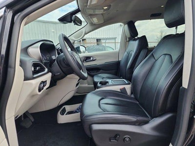 2024 Chrysler Pacifica Touring L FWD