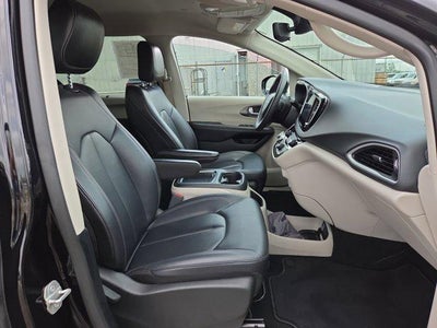 2024 Chrysler Pacifica Touring L FWD