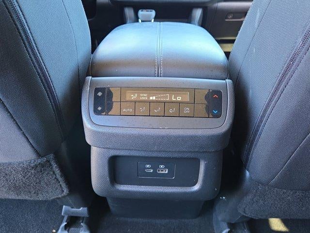 2024 Nissan Pathfinder SV 2WD