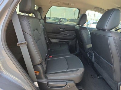 2026 Nissan Pathfinder SL 2WD