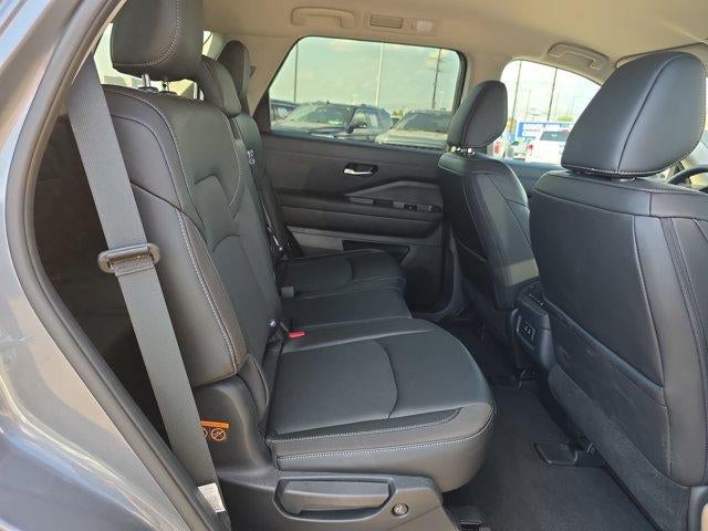 2026 Nissan Pathfinder SL 2WD