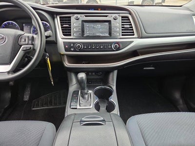 2019 Toyota Highlander LE Plus V6 FWD (SE)