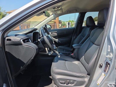 2024 Toyota Corolla Cross XLE 2WD (Natl)