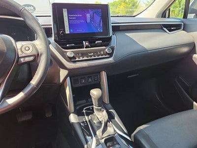 2024 Toyota Corolla Cross XLE 2WD (Natl)