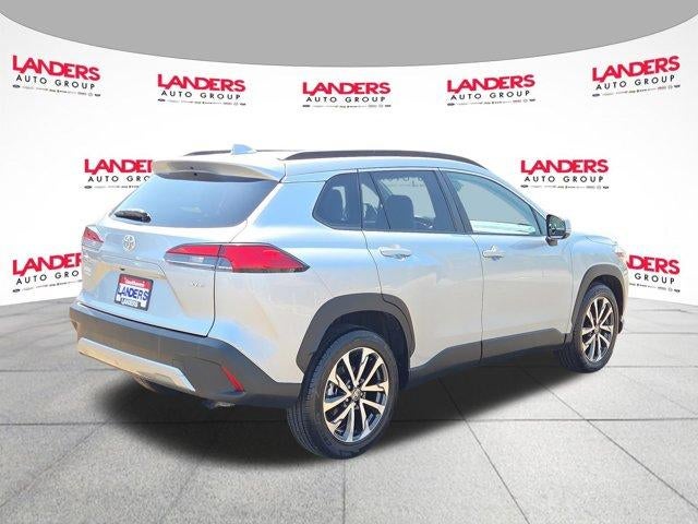 2024 Toyota Corolla Cross XLE 2WD (Natl)
