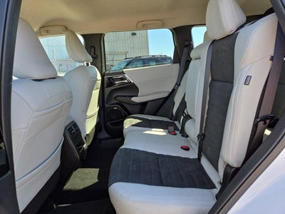 2025 Mitsubishi Outlander SE FWD