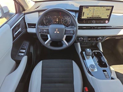 2025 Mitsubishi Outlander SE FWD