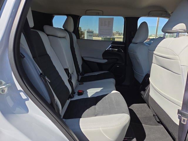 2025 Mitsubishi Outlander SE FWD