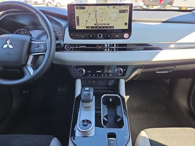 2025 Mitsubishi Outlander SE FWD