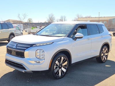 2025 Mitsubishi Outlander SE FWD