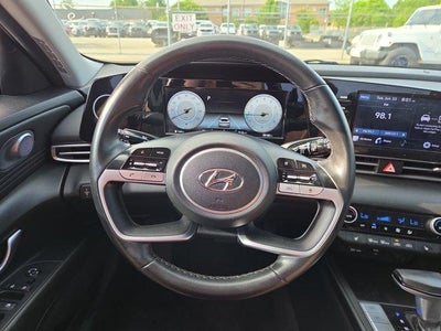 2022 Hyundai ELANTRA SEL IVT