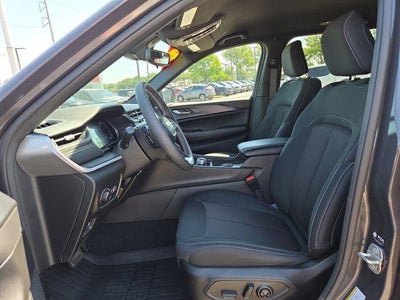 2024 Jeep Grand Cherokee Laredo 4x4