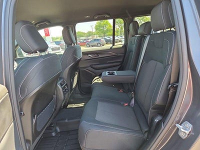 2024 Jeep Grand Cherokee Laredo 4x4