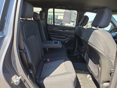 2024 Jeep Grand Cherokee Laredo 4x4