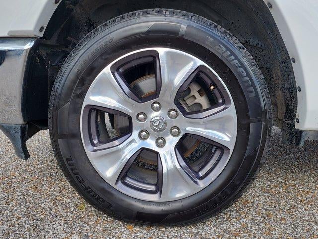 2022 RAM 1500 Laramie 4x4 Crew Cab 5'7" Box