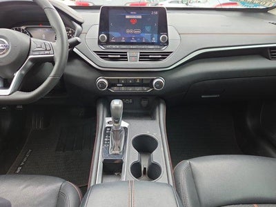 2022 Nissan Altima 2.5 SR Sedan