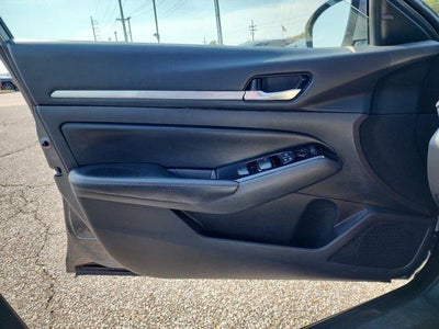 2023 Nissan Altima 2.5 SV Sedan