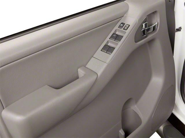 2011 Nissan Frontier 2WD Crew Cab SWB Auto SV