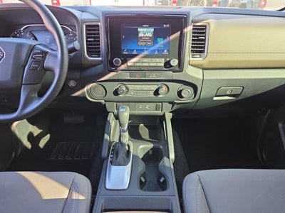 2022 Nissan Frontier Crew Cab 4x2 SV Auto