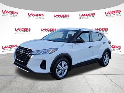 2025 Nissan Kicks Play S FWD