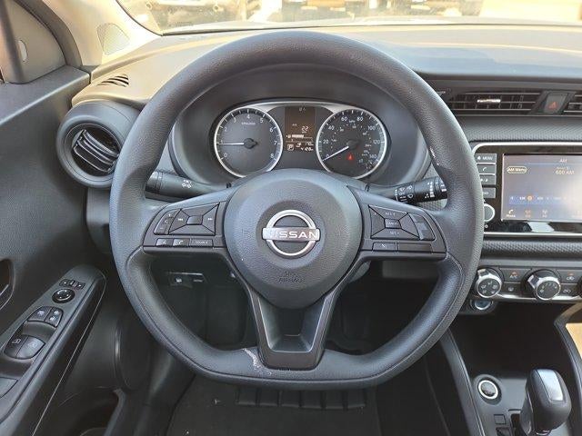 2025 Nissan Kicks Play S FWD