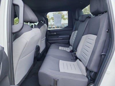 2024 Toyota Tacoma 2WD 2WD SR5 Double Cab 5' Bed AT (SE)