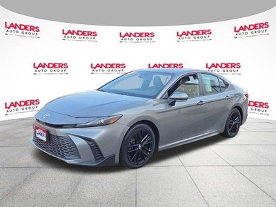 2025 Toyota Camry SE (SE)