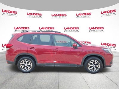 2022 Subaru Forester Premium CVT