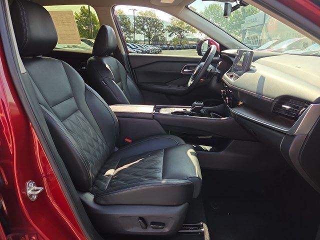 2024 Nissan Rogue FWD Platinum