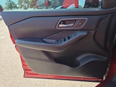 2024 Nissan Rogue FWD Platinum