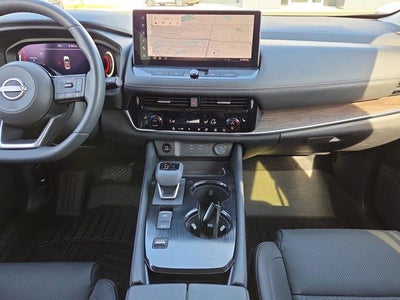 2024 Nissan Rogue FWD Platinum