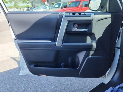 2024 Toyota 4Runner SR5 2WD (Natl)