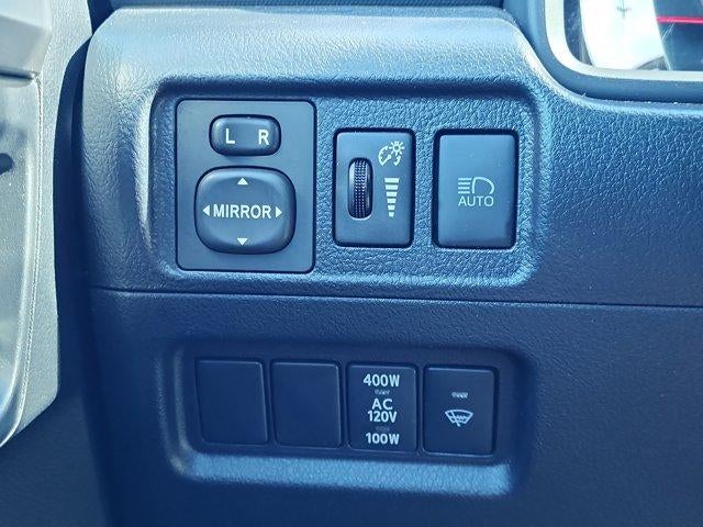 2024 Toyota 4Runner SR5 2WD (Natl)