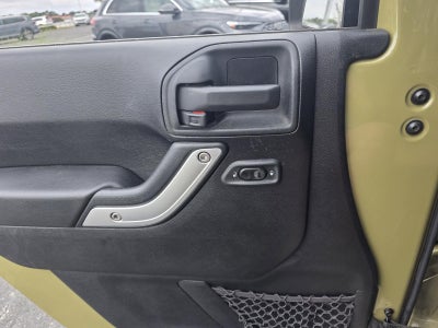 2013 Jeep Wrangler Unlimited 4WD 4dr Sahara