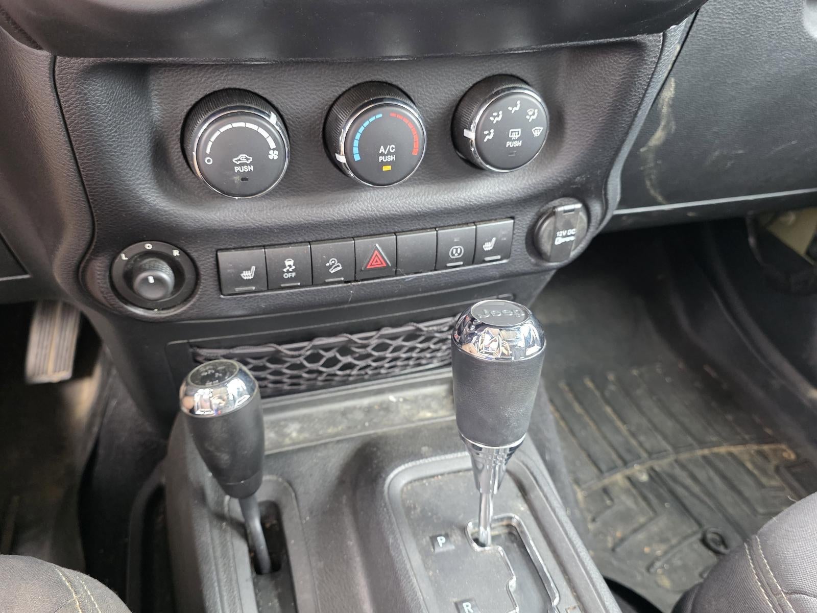 2013 Jeep Wrangler Unlimited 4WD 4dr Sahara