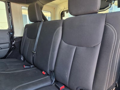 2016 Jeep Wrangler Unlimited 4WD 4dr Sahara