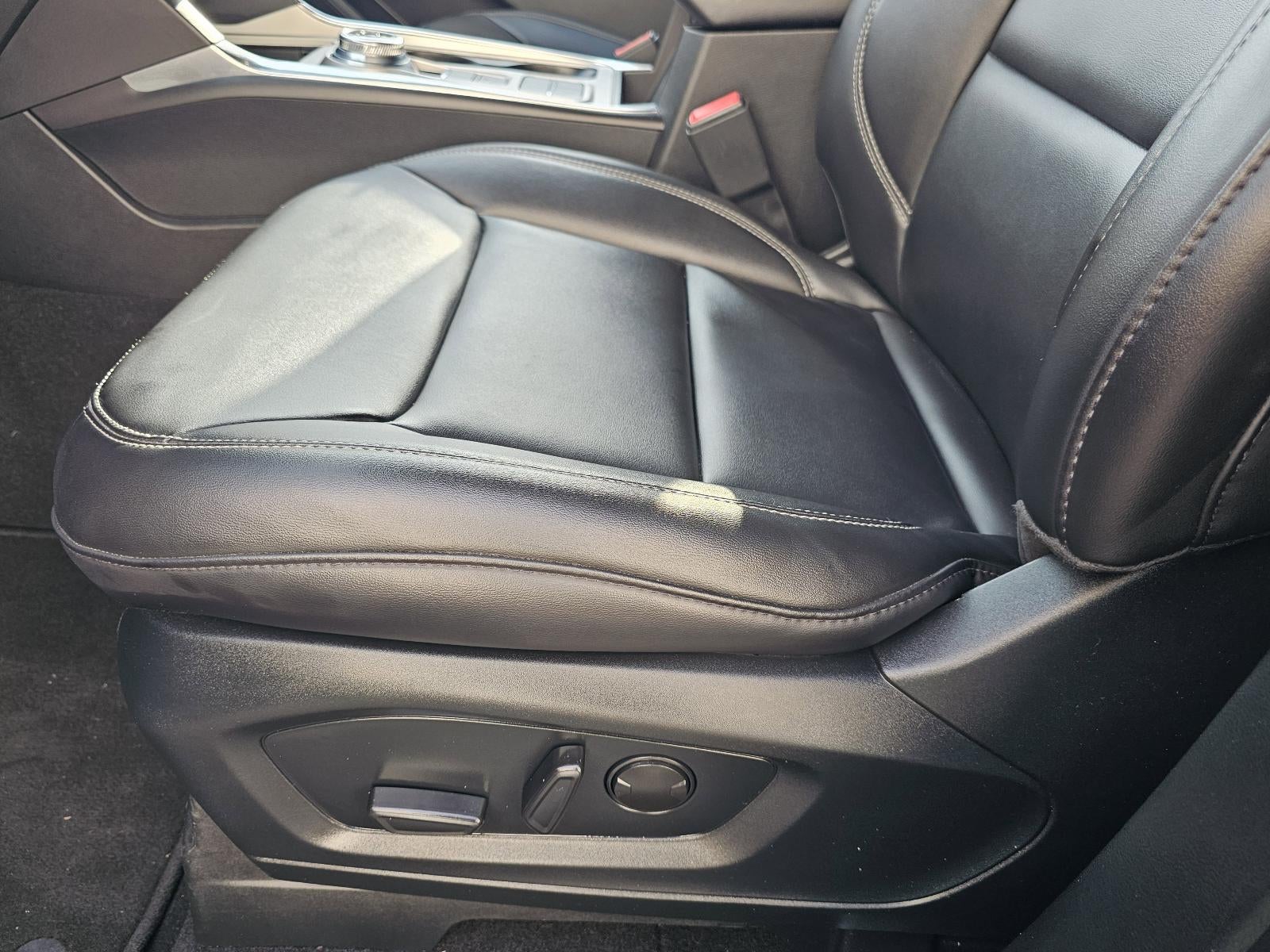 2024 Ford Explorer XLT RWD